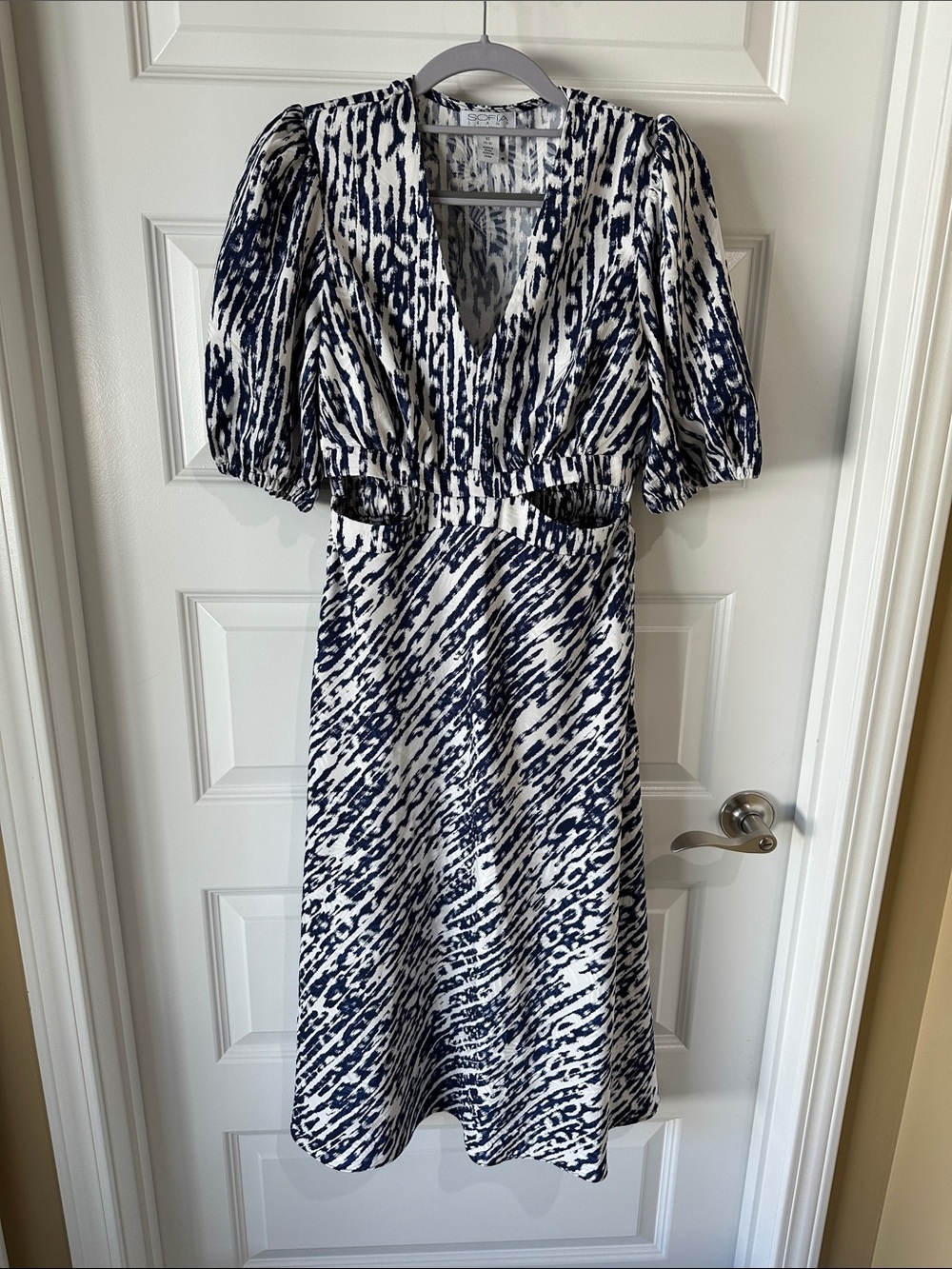 Sofia by Sofia Vergara, Navy Blue  and White, Printed V-Neck Midi Dress, Size X
